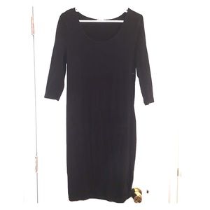 Black quarter sleeve body con dress.